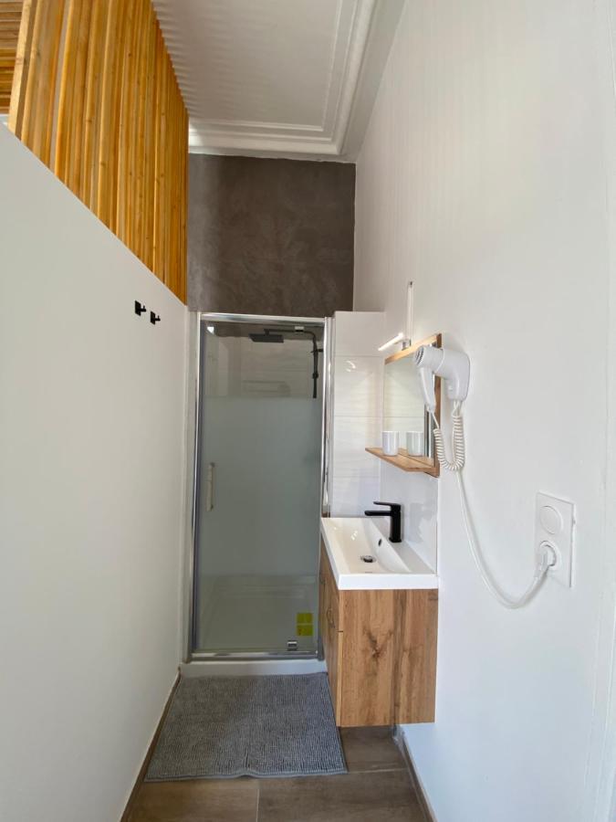 Capstay Roubaix Lille Private Shower & Netflix ภายนอก รูปภาพ